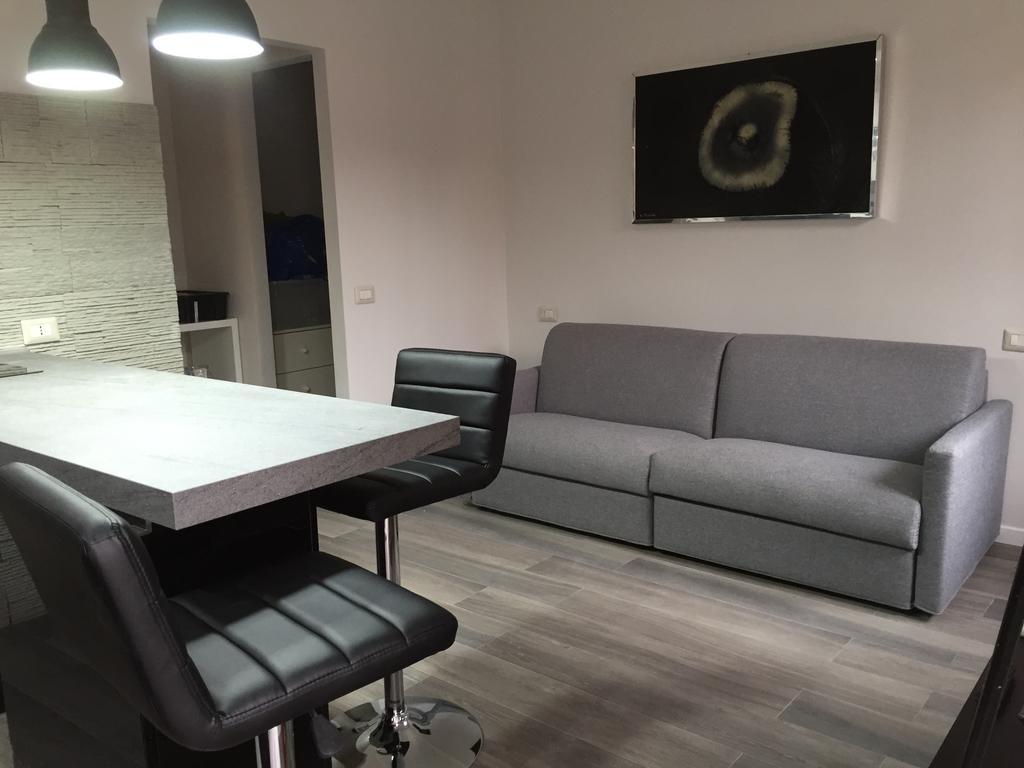 Kibilu - Via Confalonieri - Stazione Garibaldi - Zona Isola Milan Room photo